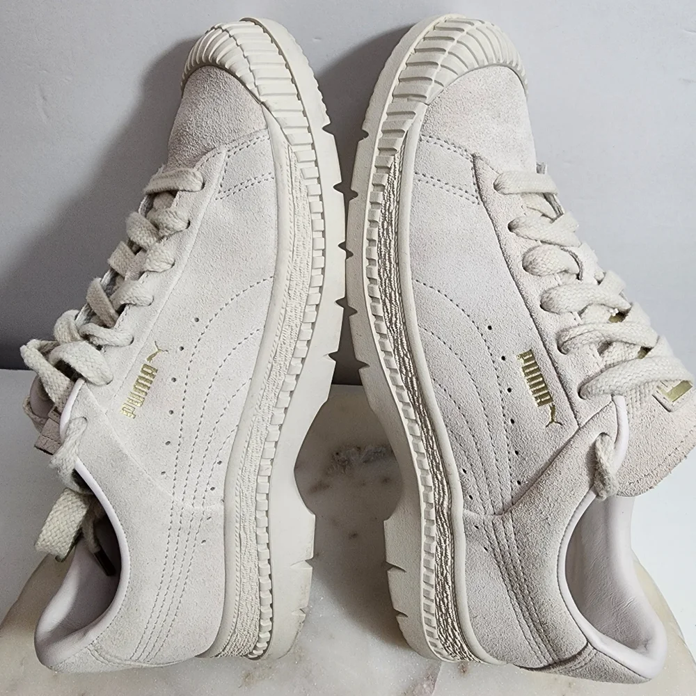 Puma Women's Shoes Size 8.5 Utility Suede 'Pastel Parchment 370981-02
